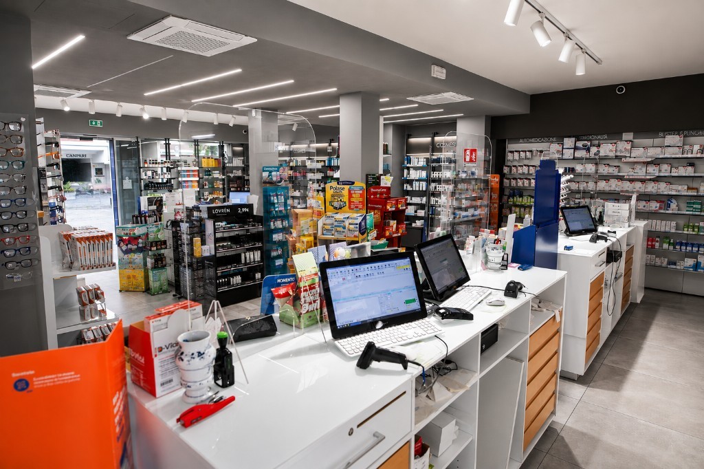 Interno della Farmacia Centrale